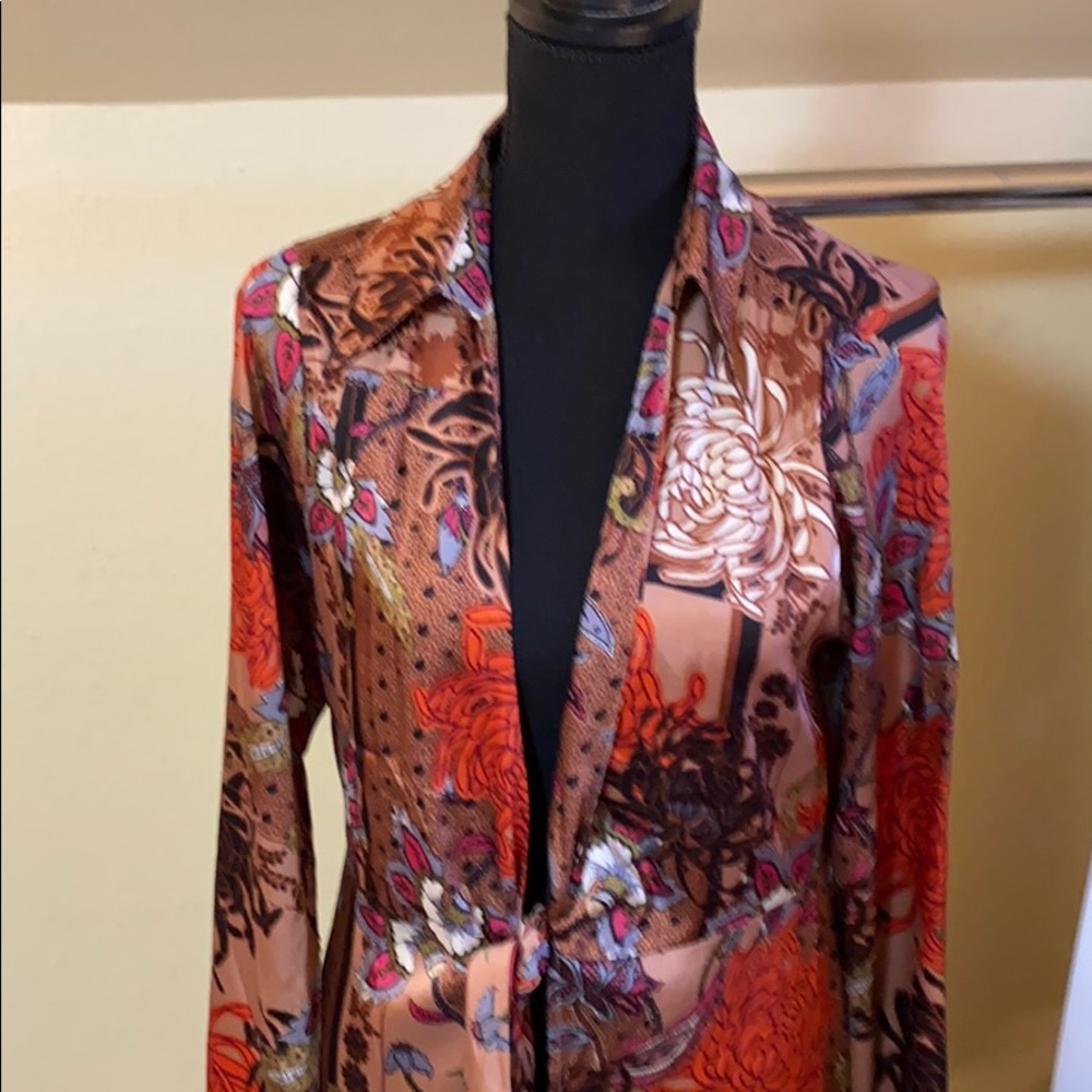 Gimmicks long silky cardi size small